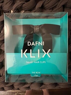 Dafni Klix The Bow Smart Hair Clips in Black
